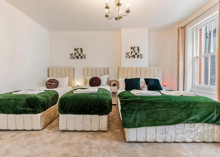 Mayfair Maisonette Chic Spacious 2-Bed - 33A